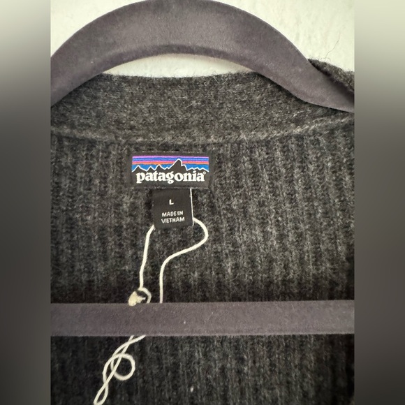 Patagonia Recycled Wool Cardigan NWOT Gray Chunky Knit Sweater Dark Academia - Picture 5 of 14